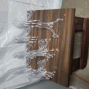19 Plastic Stands